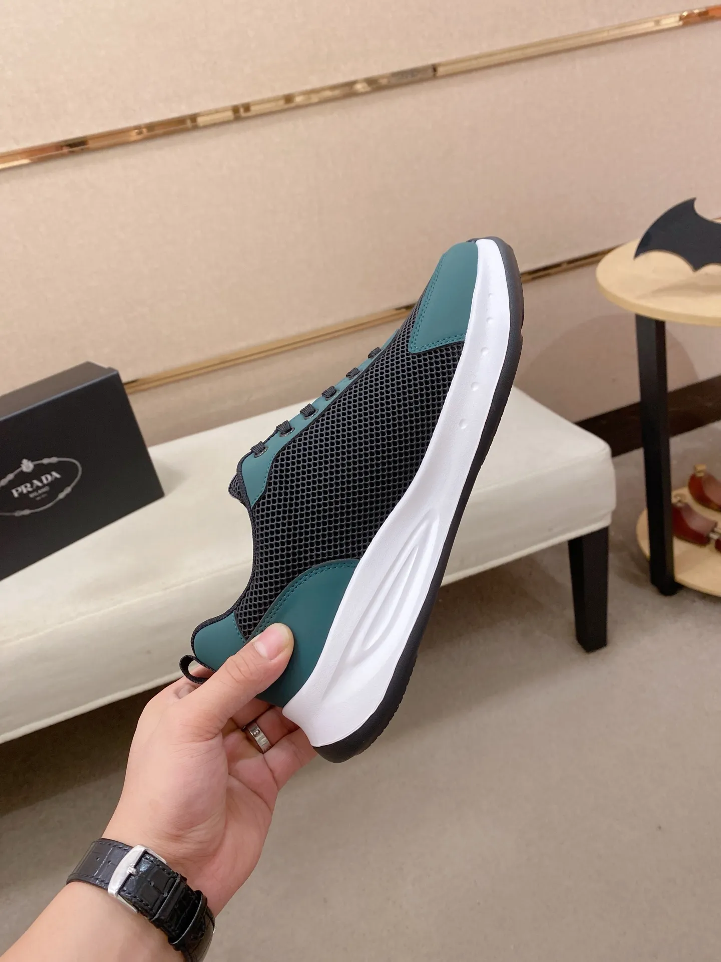 Men's men's shoes💰: 440💰[Prada～Prada] Trendy new styles are on the market. Same style as the official website. Counter quality. Original version. [Strong] [Strong] Imported selected first-layer cowhide. Comfortable and breathable sheepskin lining, fine workmanship, upper layer made of 100% pure cowhide, original last shape, comfortable on the feet, shoe sizes 38 to 44